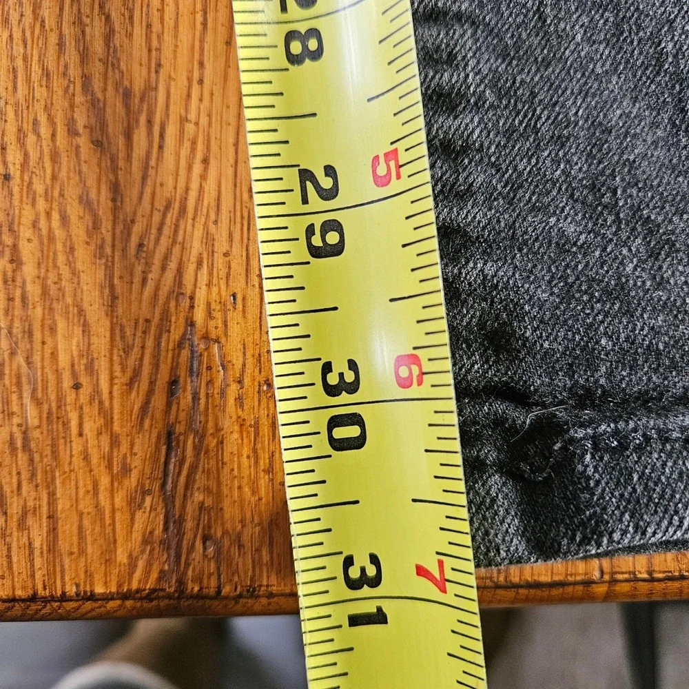 Levis measurements waist